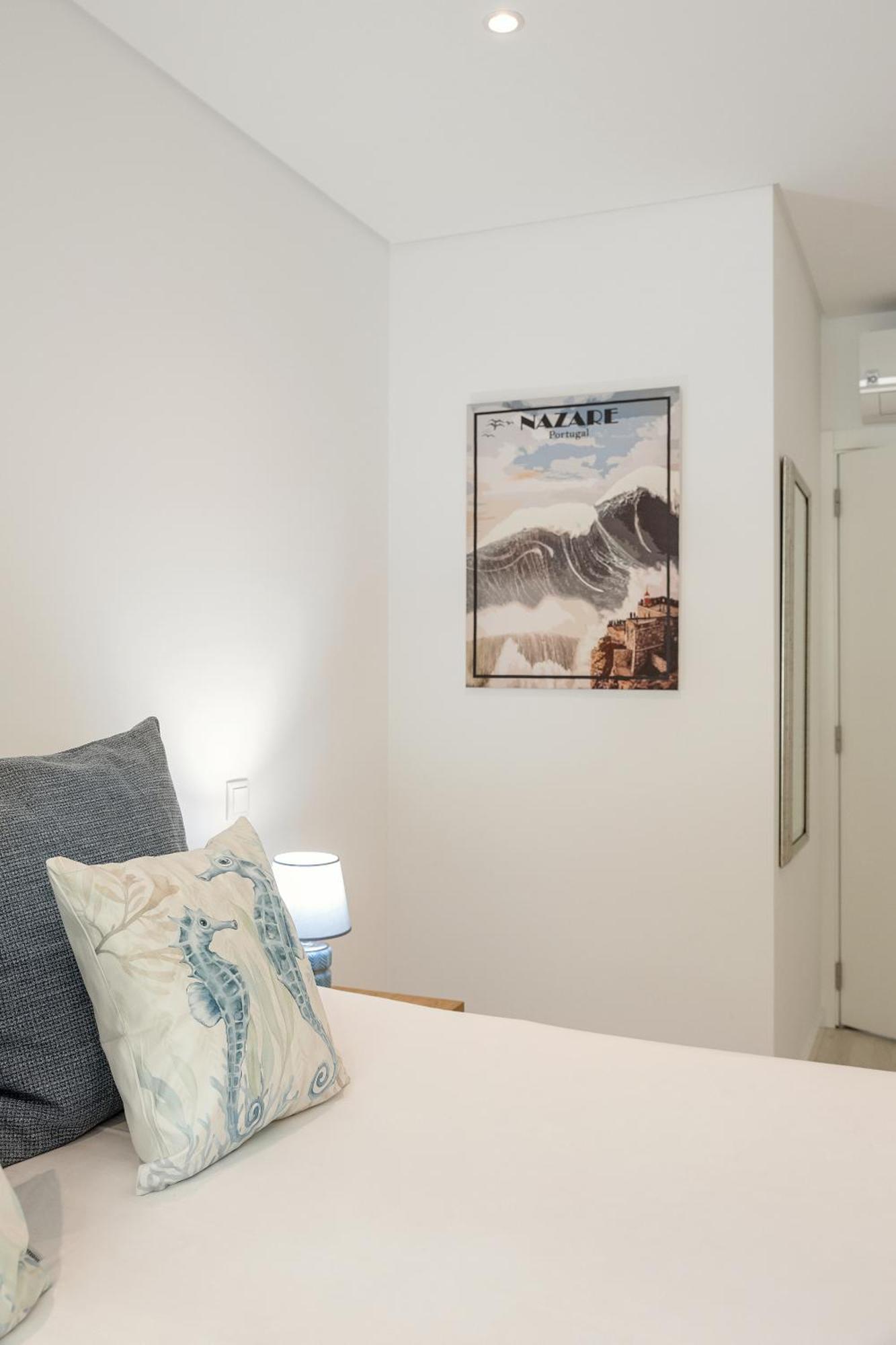 Oceanview Dreamer's Delight Apartment